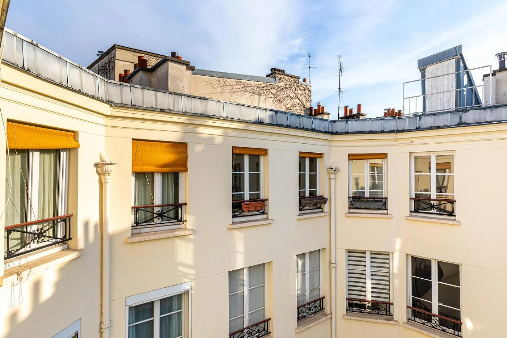 Guestready - Elevated Charm Near Notre-Dame Apartment Paris