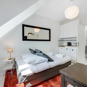 Marais Rosiers Apartment
