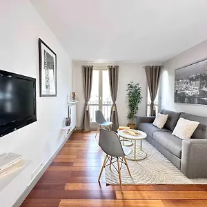 Beautiful Calm In Le Marais Apartment