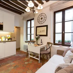 Le Voyage En Isle Apartment