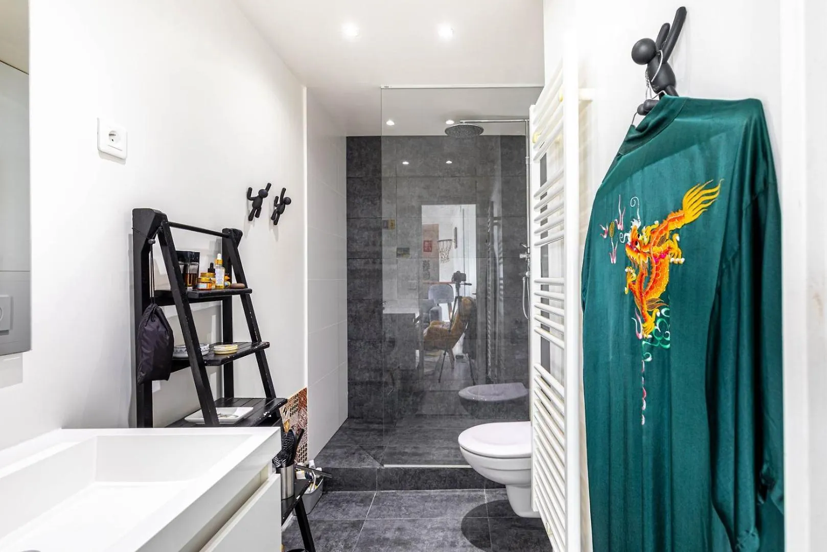 Guestready - Elevated Charm Near Notre-Dame Apartment Paris France